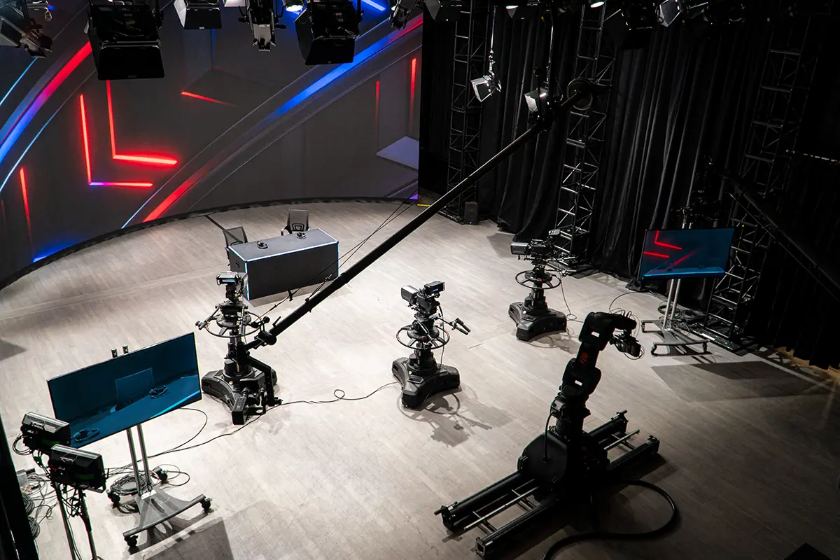 Wide view of the studio floor with pedestals and jib